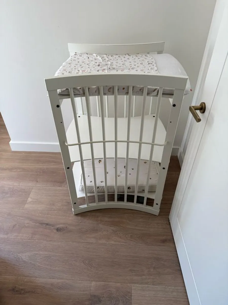 stokke changing table - Image 1