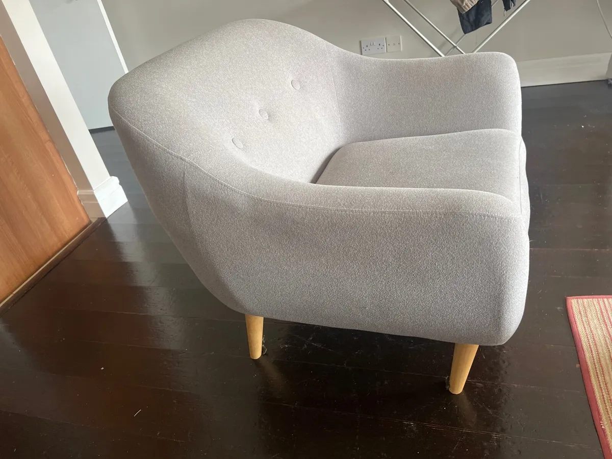 Stylish armchair - Image 2