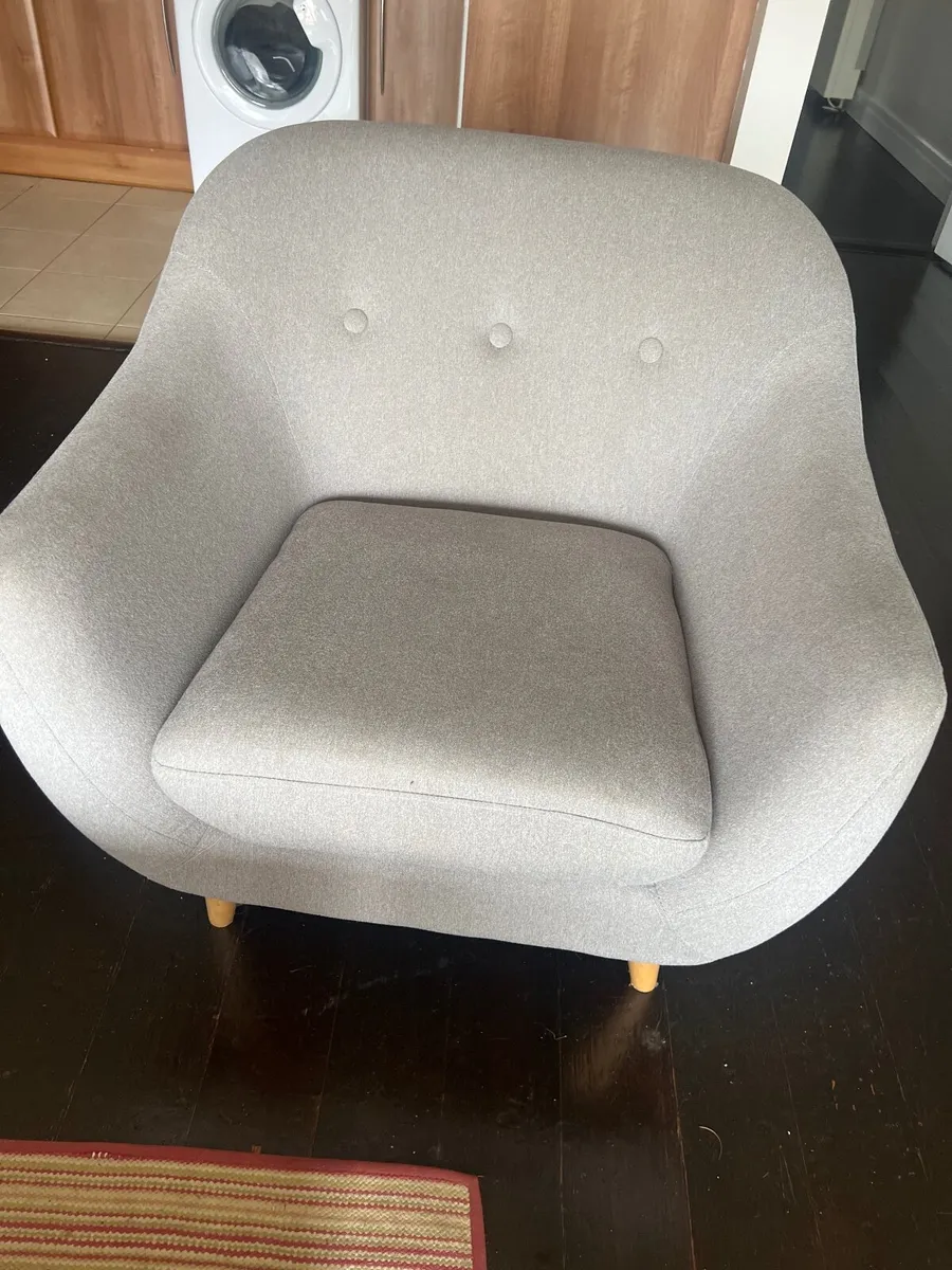 Stylish armchair - Image 3
