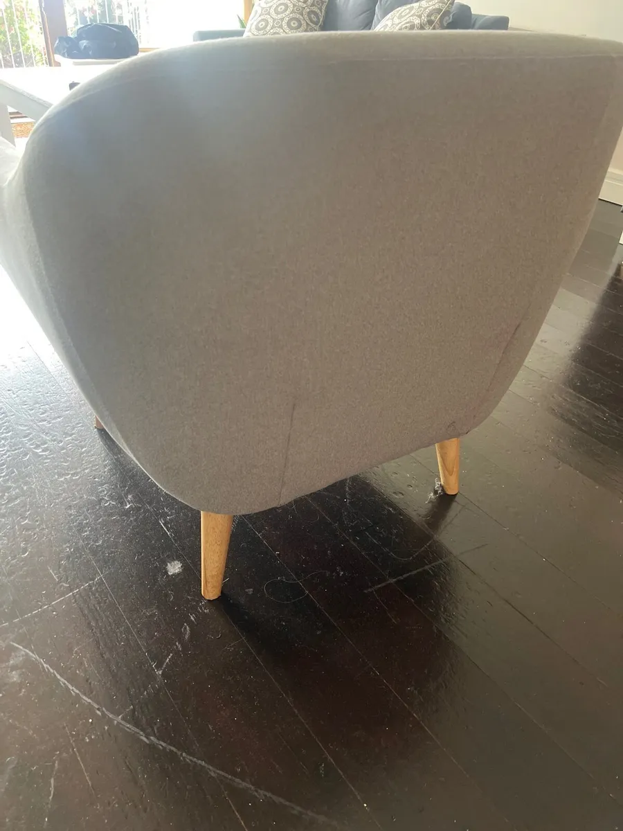 Stylish armchair - Image 4