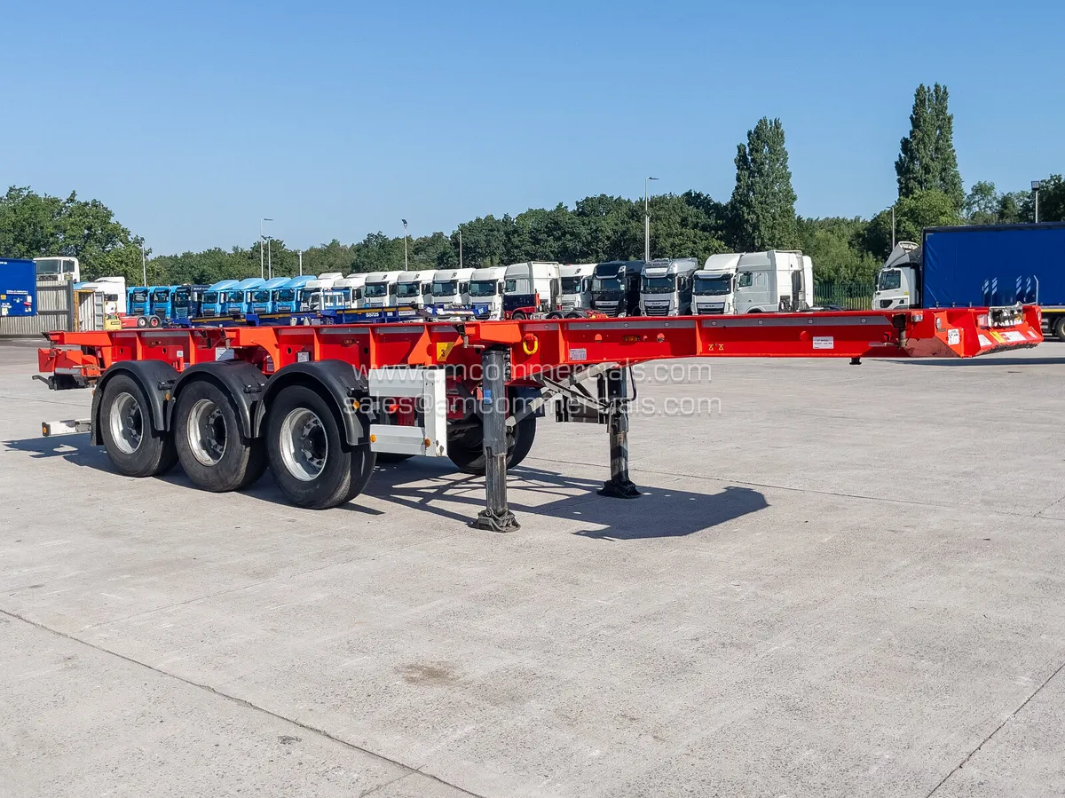 2022 KRONE SLIDING SKELETAL TRAILER - Image 1