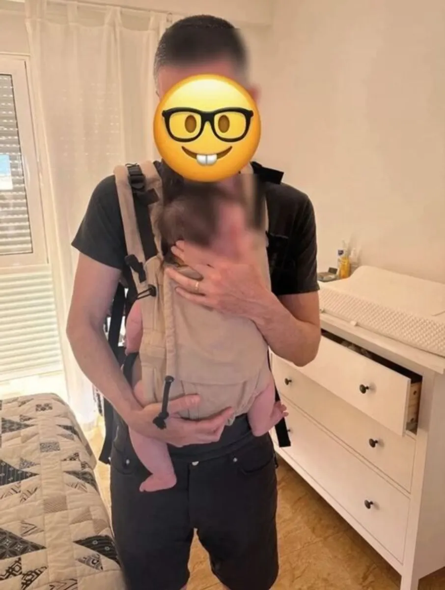 Baby carrier - Image 1