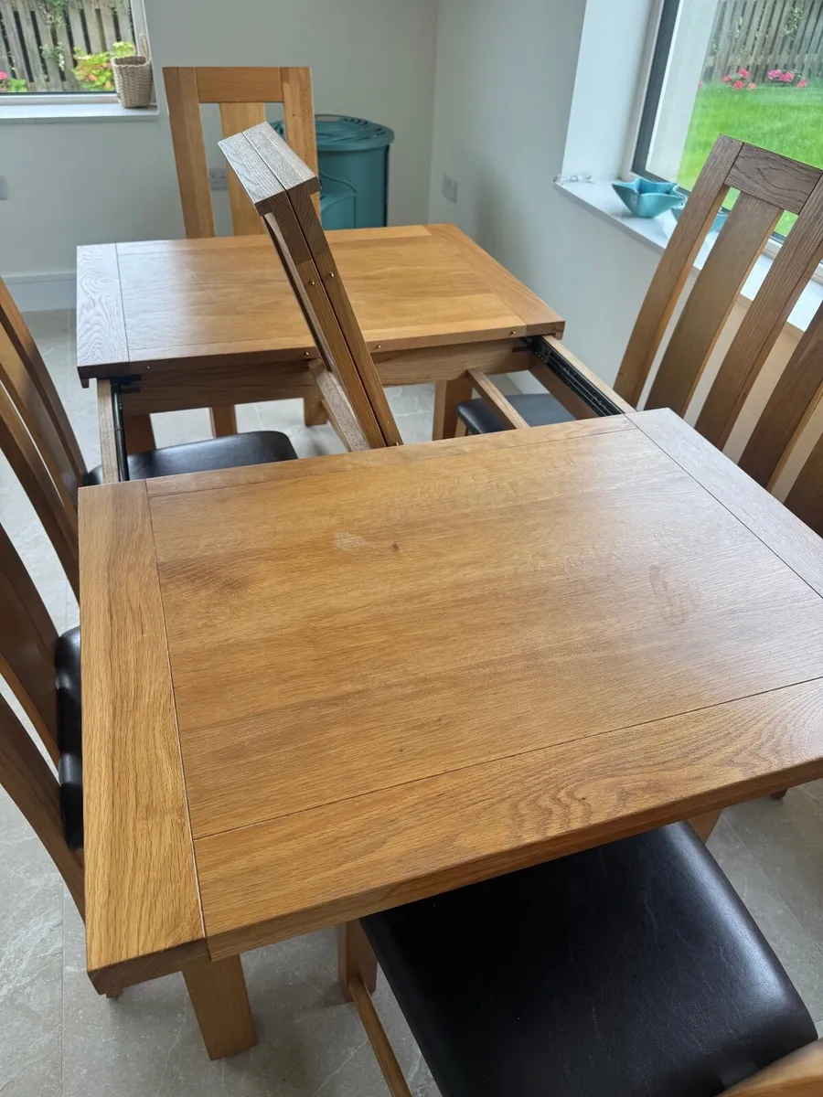 Solid Oak Dining Table and 6 Padded Chairs - Image 3