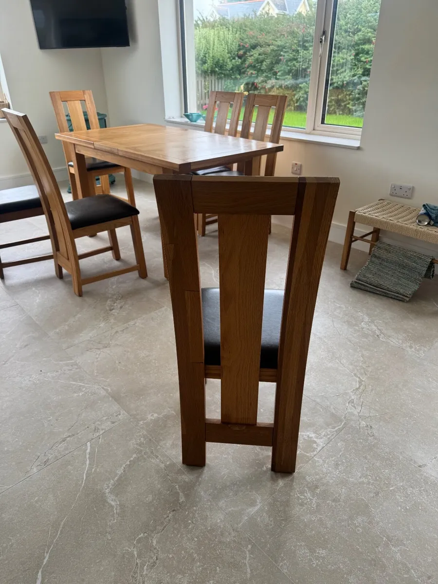 Solid Oak Dining Table and 6 Padded Chairs - Image 4