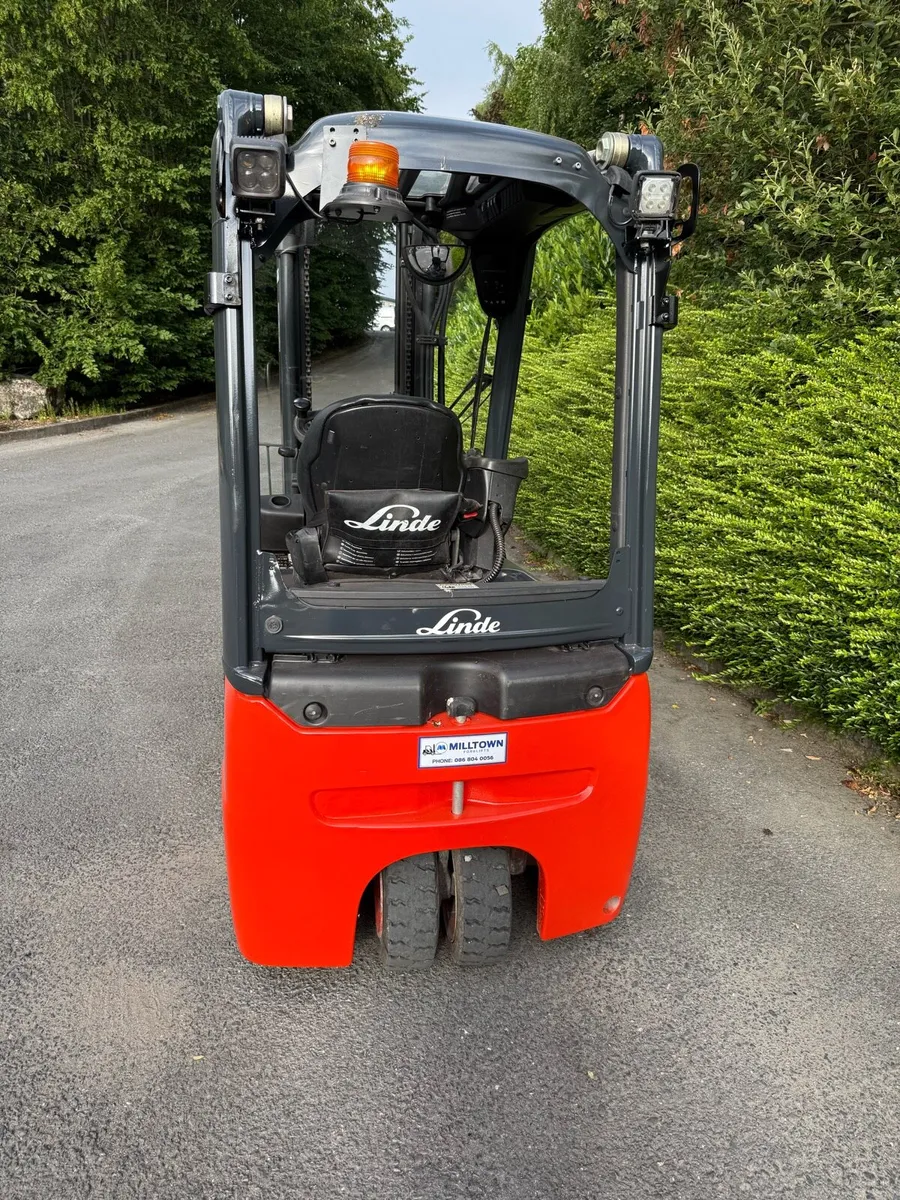 Forklift - Image 2