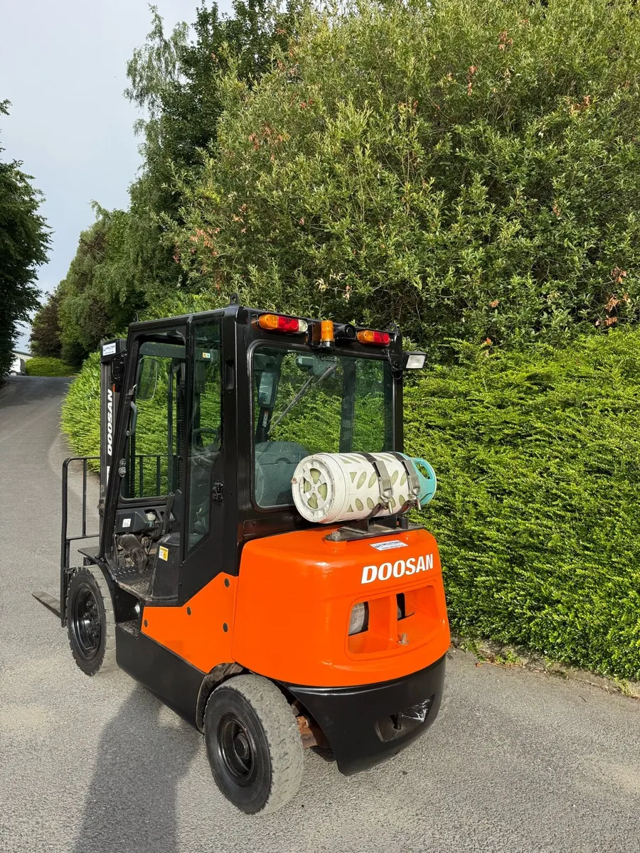 Forklift - Image 2