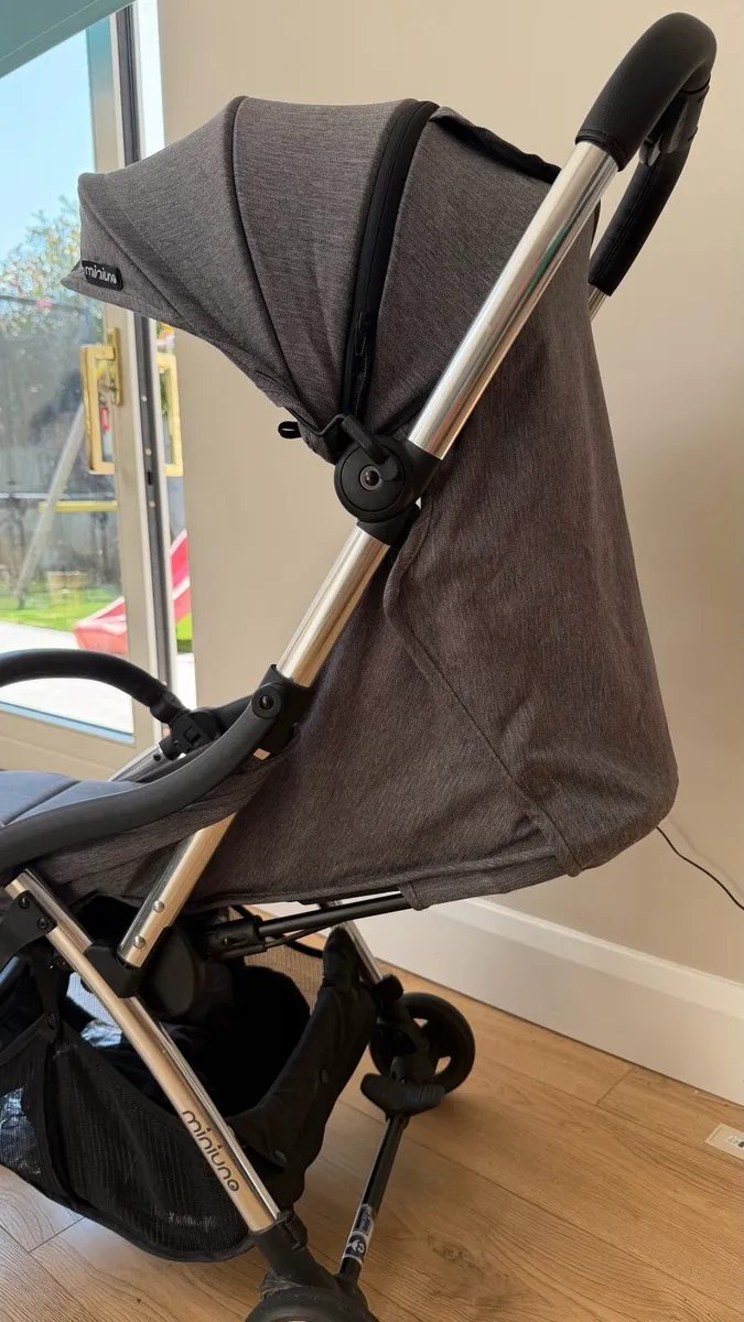 Miniuno Touchfold Compact Travel Stroller & acces. - Image 3