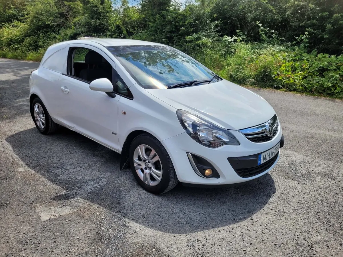 141 Vauxhall Corsa Test 6-27 - Image 2