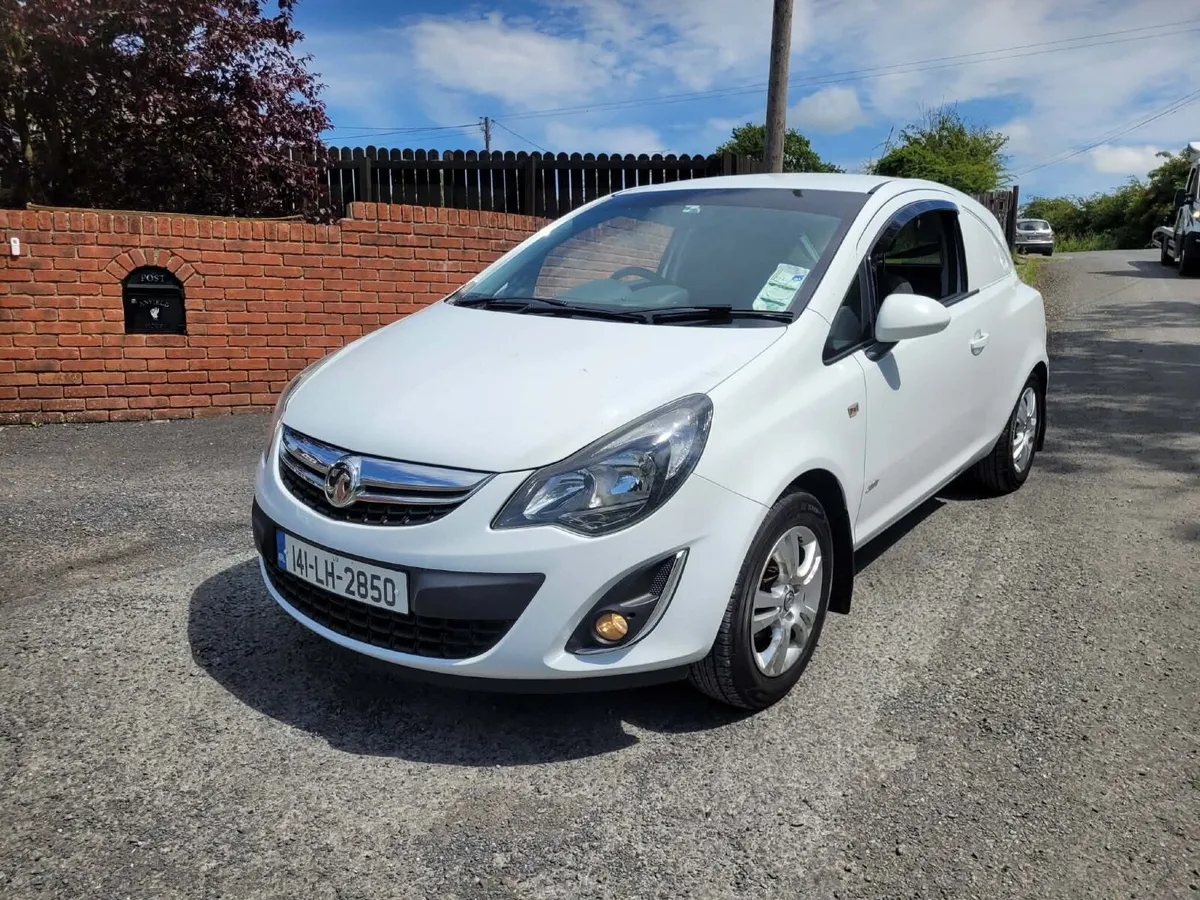 141 Vauxhall Corsa Test 6-27 - Image 1