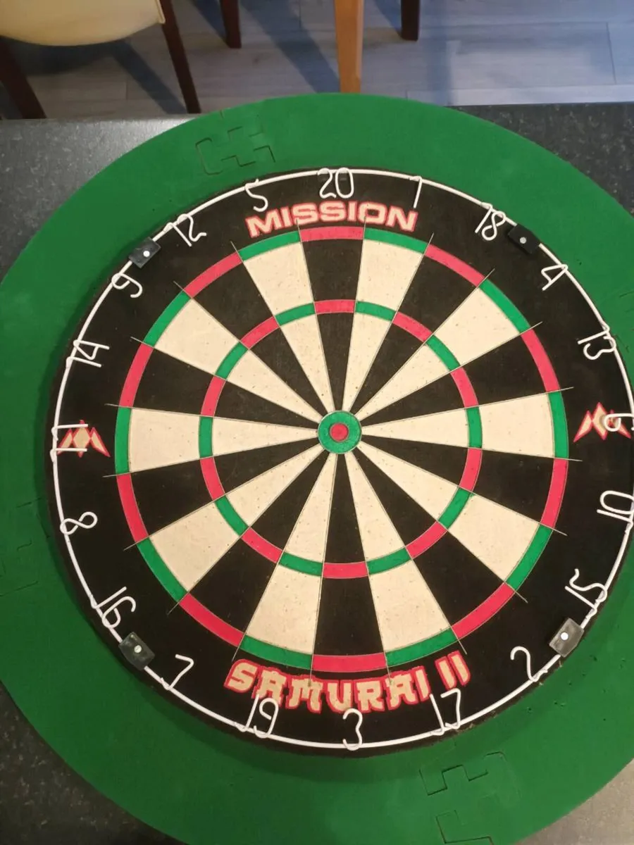 Full dart set up all shown pics and description - Image 3