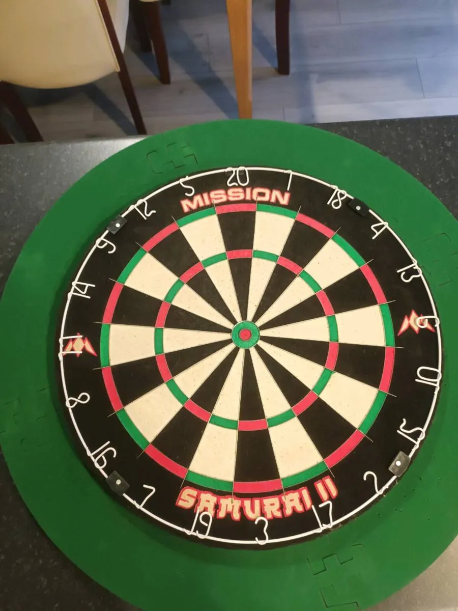Full dart set up all shown pics and description - Image 2