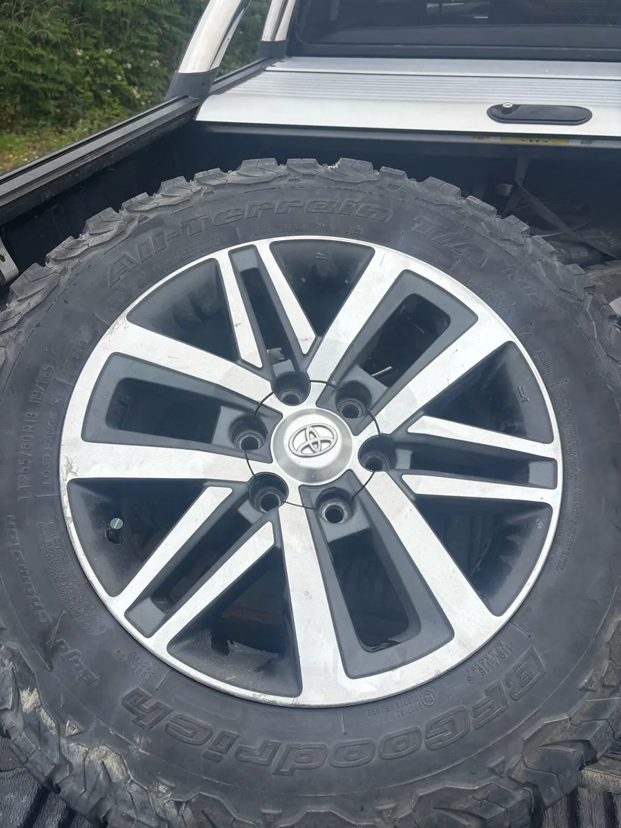 Hilux alloys - Image 1