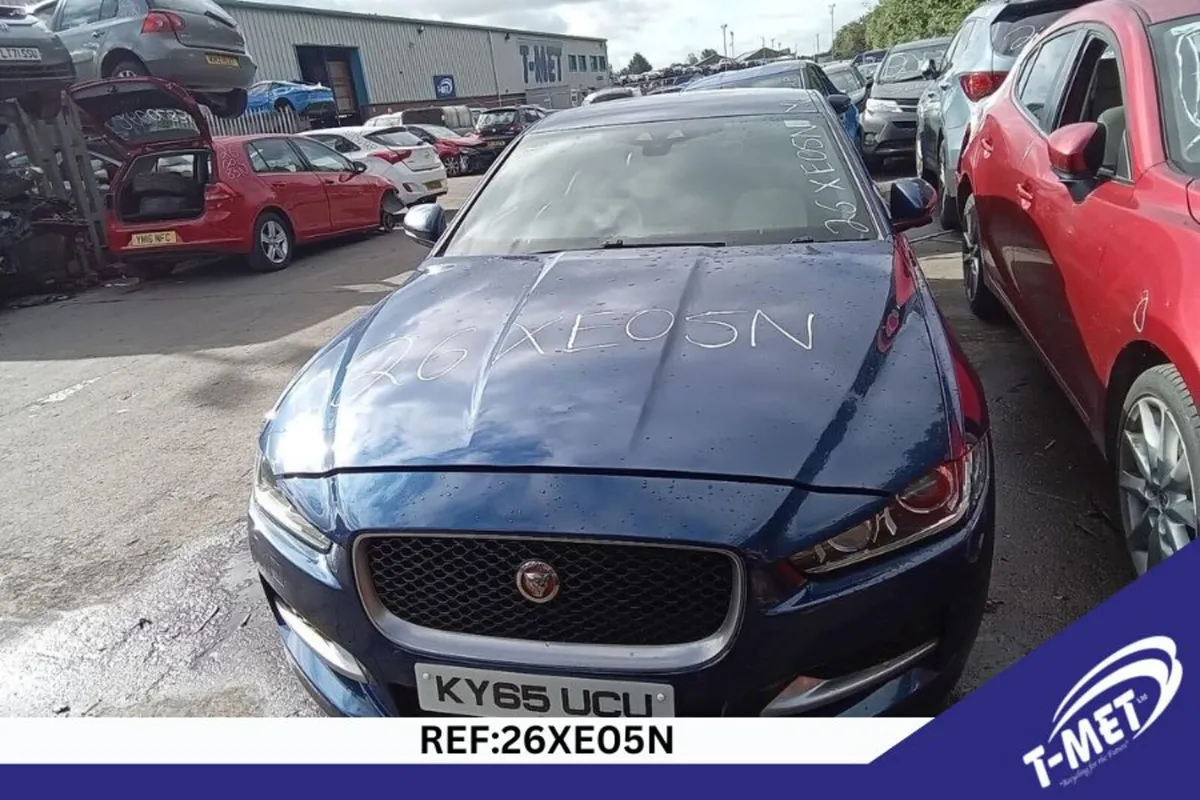2015 JAGUAR XE BREAKING FOR PARTS - Image 2