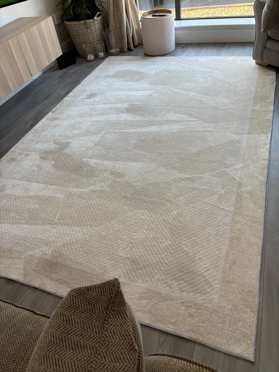 Xtra Large Herringbone Print Rug - Image 1