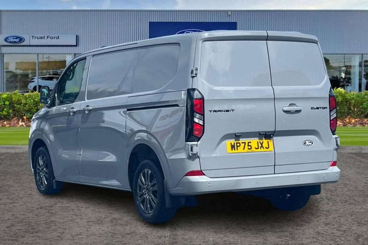 Ford Transit Custom LIMITED - Image 2