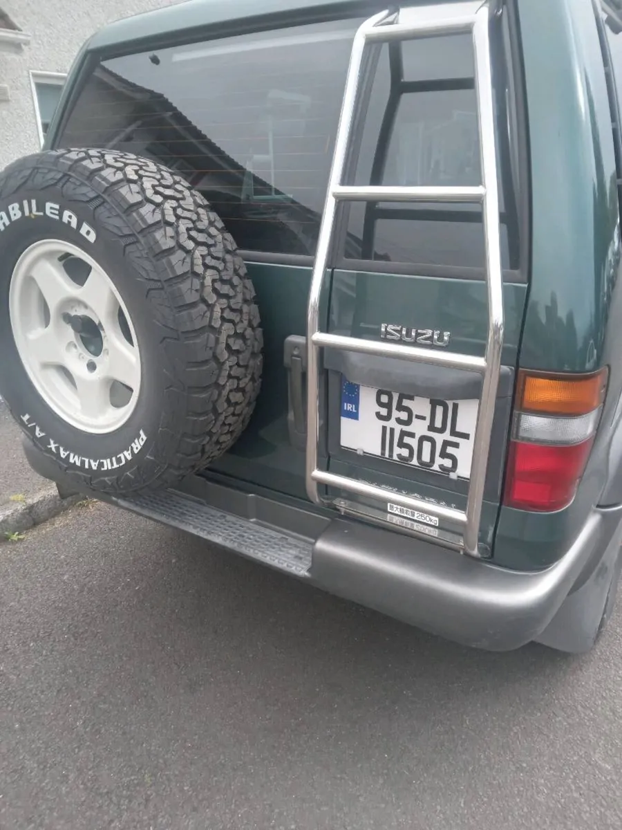 1995 Isuzu Trooper 3.1TD - Image 2