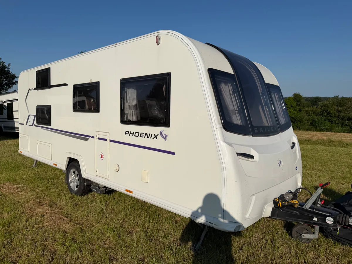 Bailey Phoenix 650 Top of the Range Family Caravan - Image 1