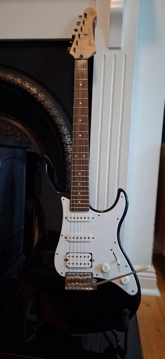 Yamaha Pacifica with  amp spider v20 line 6 - Image 1