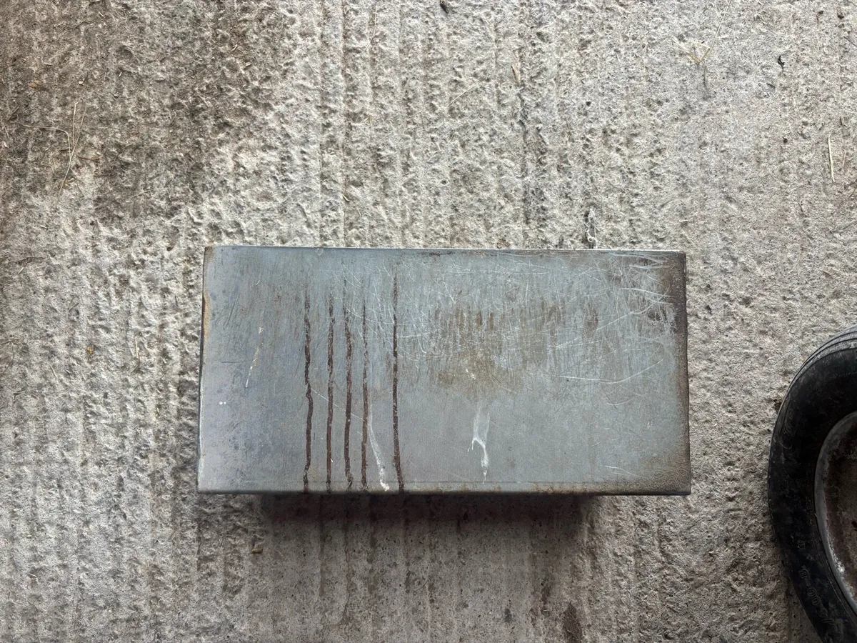 Steel Feed Pots - Image 3