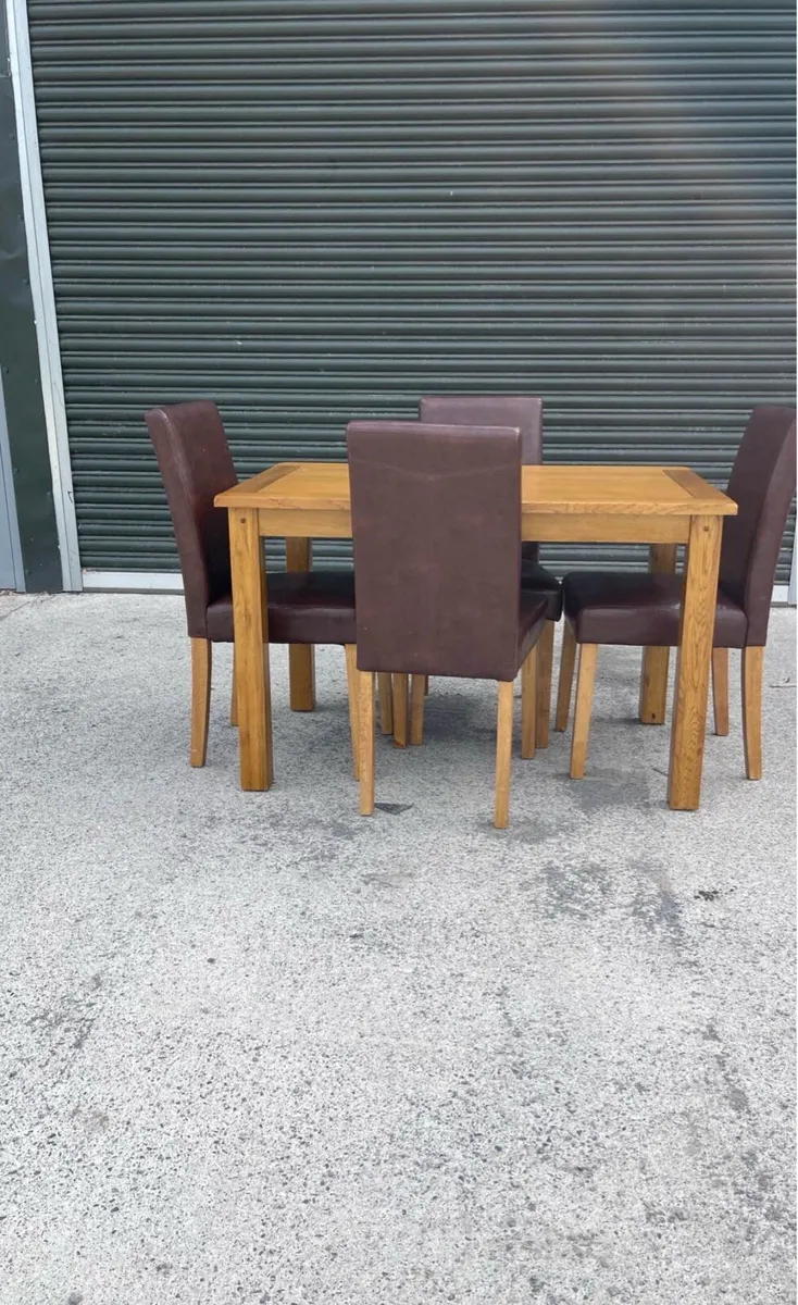Dinning table with chairs - Image 1