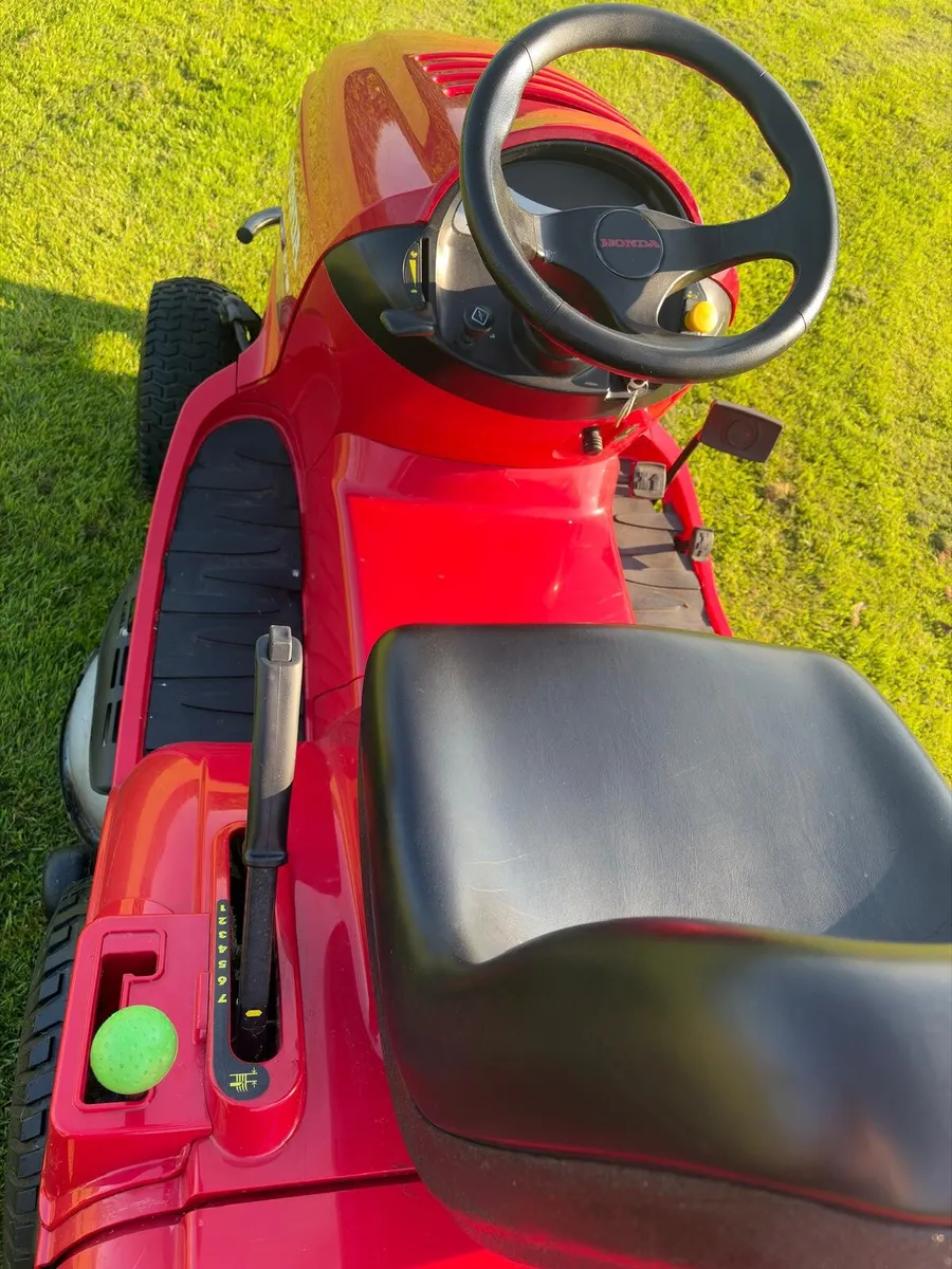 Honda 2417 Ride On Mower - Image 2