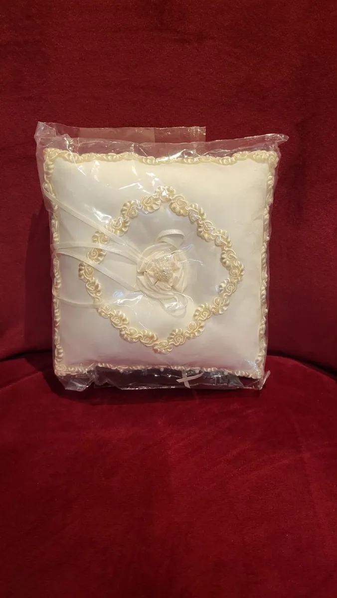 Wedding Ring Cushion - Image 3
