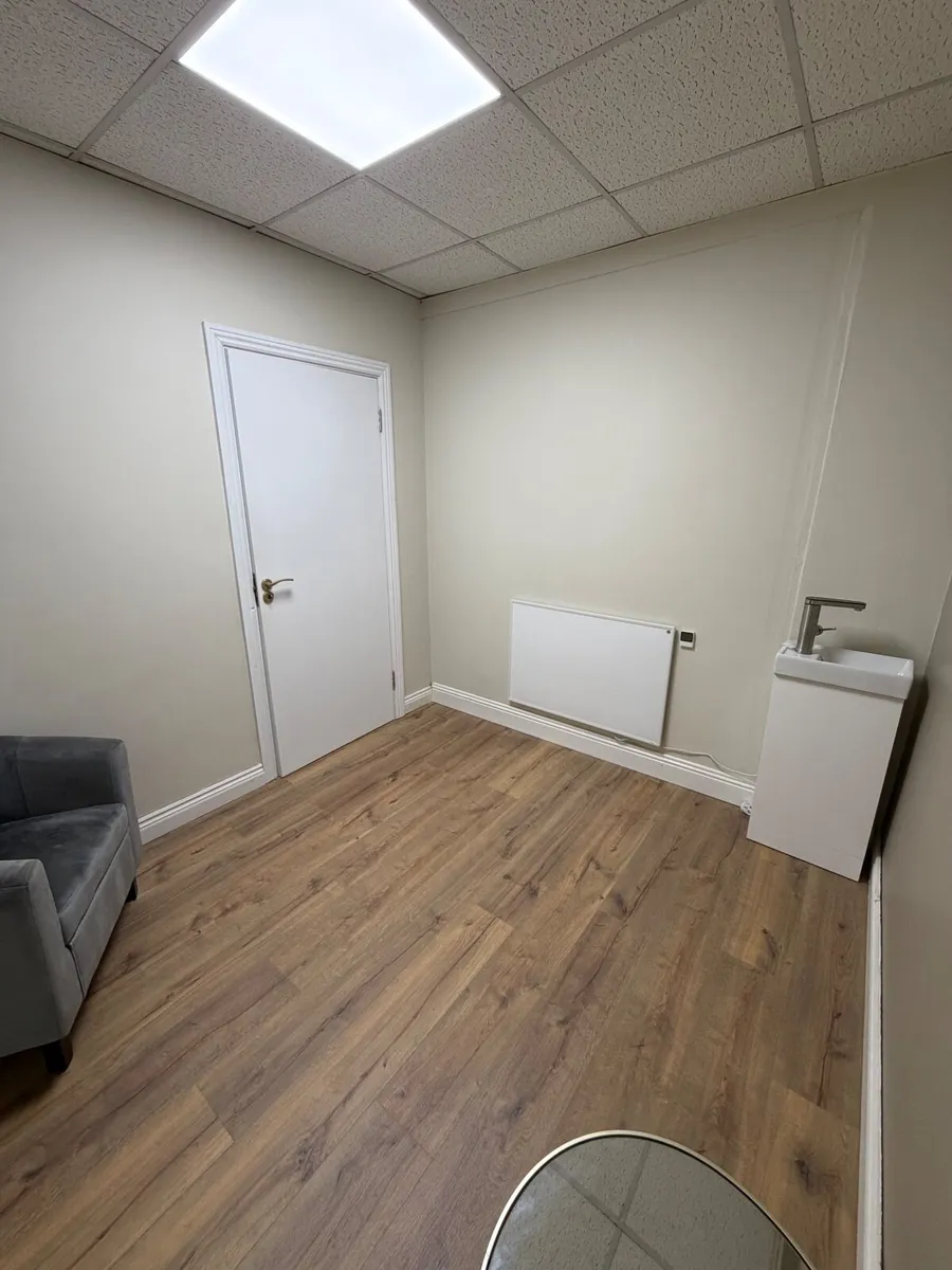 Treatment Room to Rent - Image 2