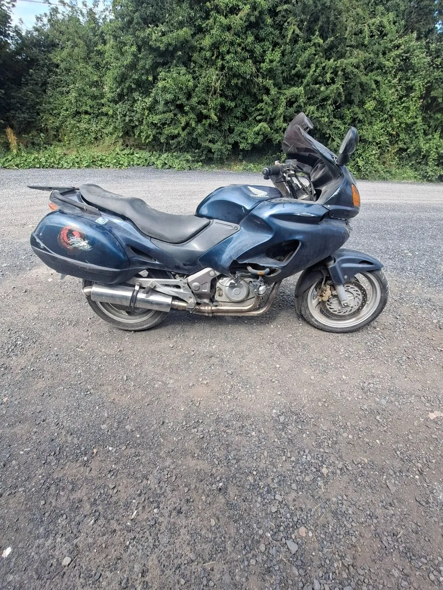 Honda deauville 650 low mileage - Image 4