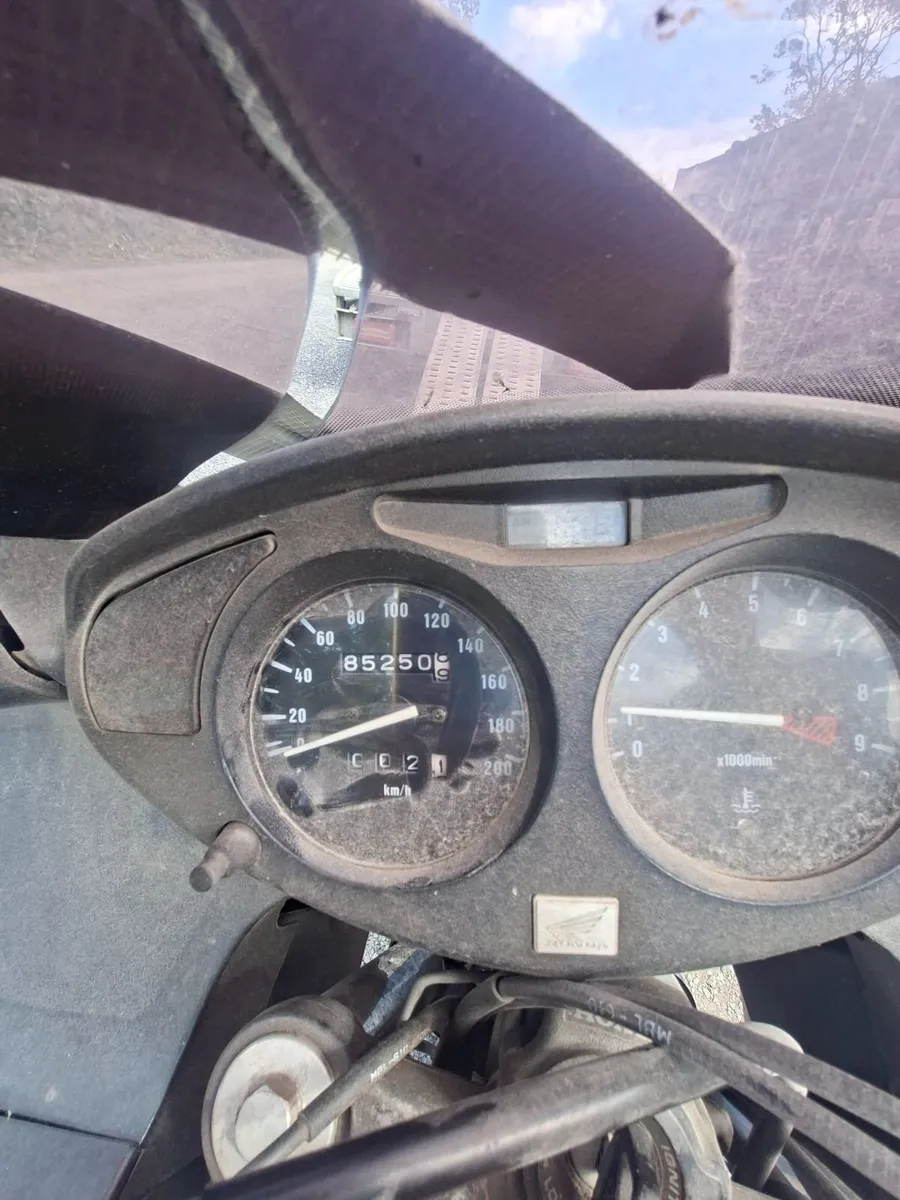 Honda deauville 650 low mileage - Image 3