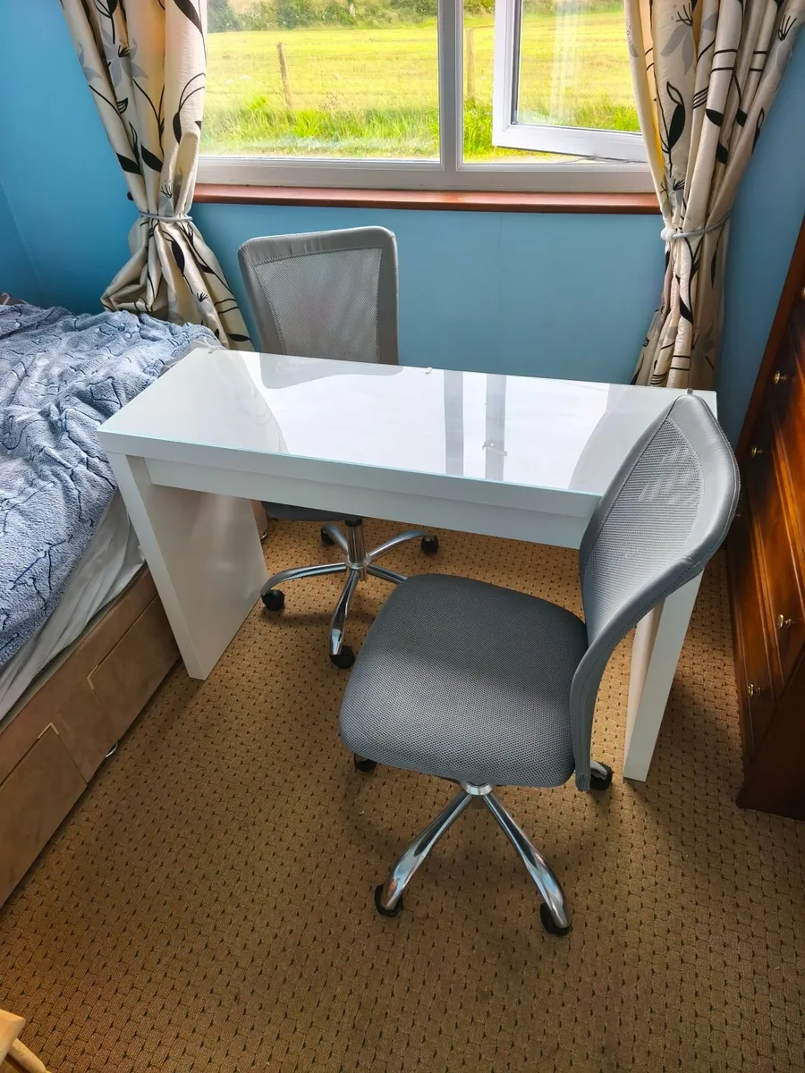 White Glass Desk + 2 Grey Office Chairs | Excellen - Image 3