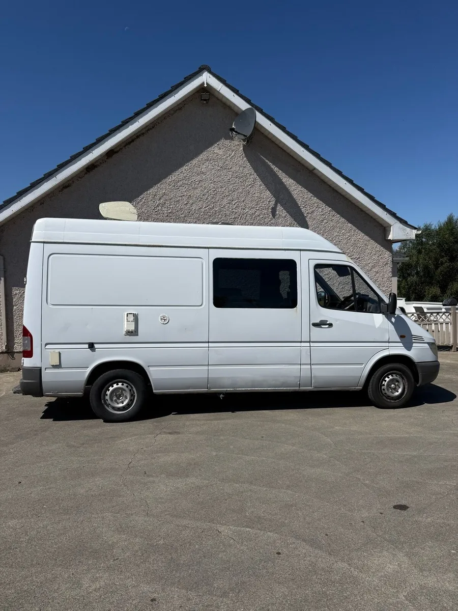 Camper - Image 1