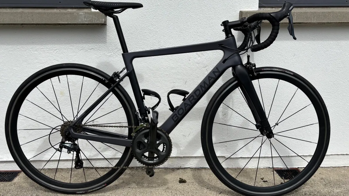 Boardman SLR 8.9 Carbon Road Bike - Image 1