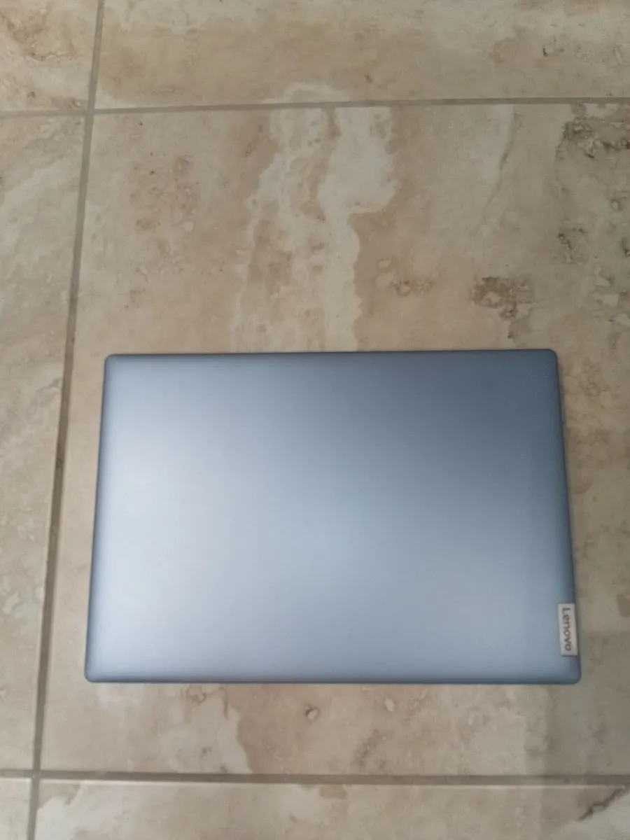 Lenovo IdeaPad 1 (11 inch)  Slim Laptop - Ice Blue - Image 4