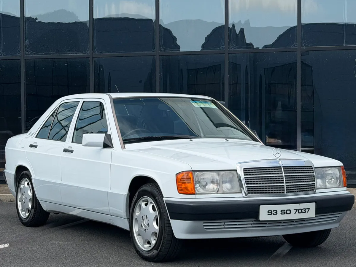 Mercedes-Benz 190D 2.5 Automatic - Image 1