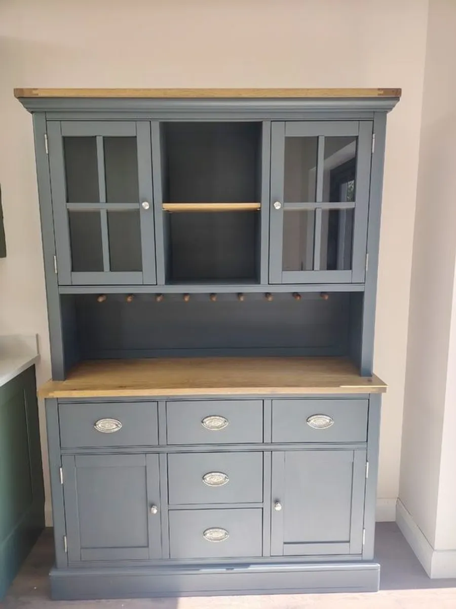 Kitchen Cabinet - Image 1