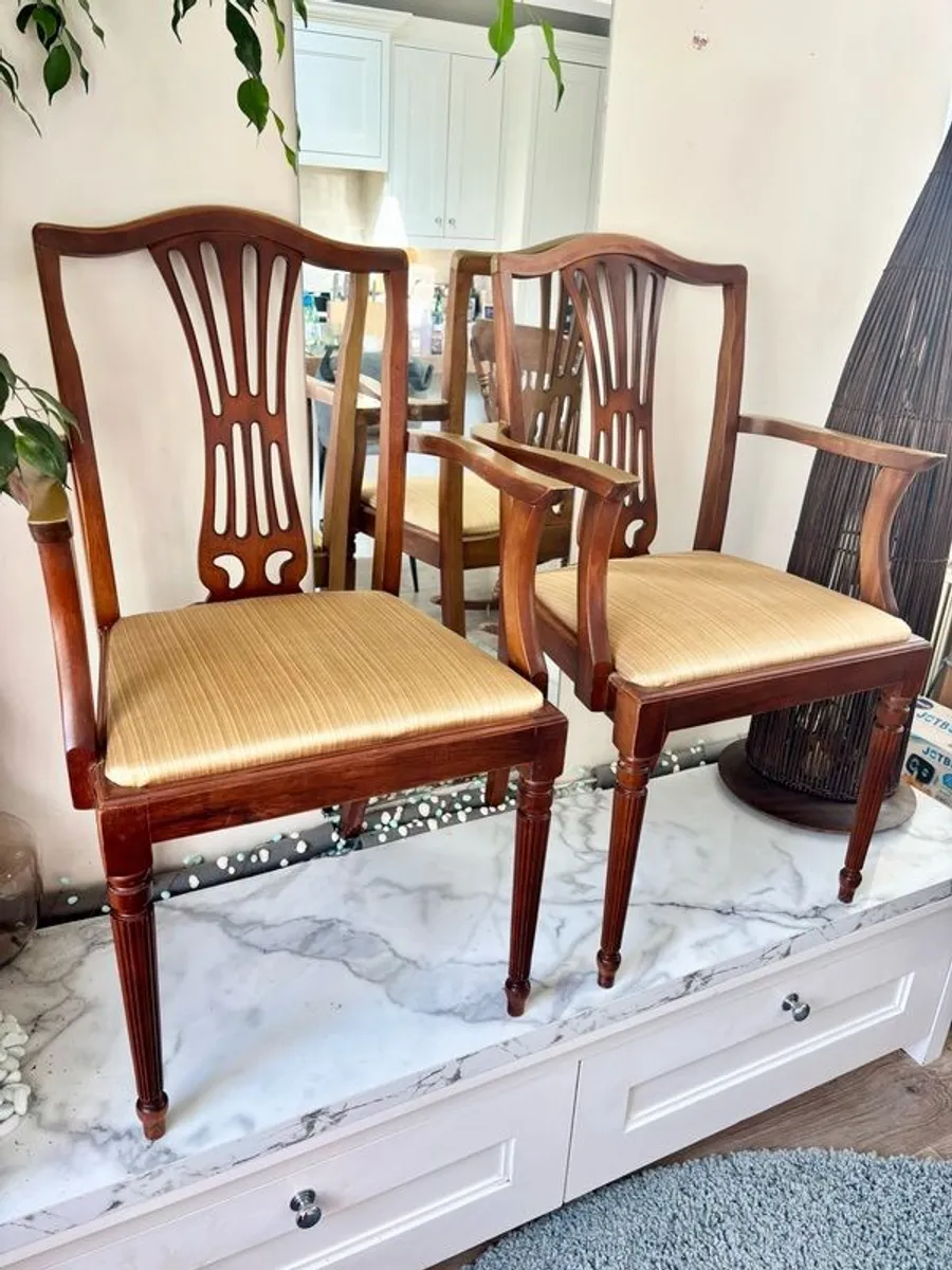 Pair of Vintage Hepplewhite-Style Carver Chairs - Image 2