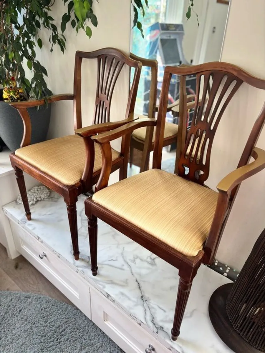 Pair of Vintage Hepplewhite-Style Carver Chairs - Image 3