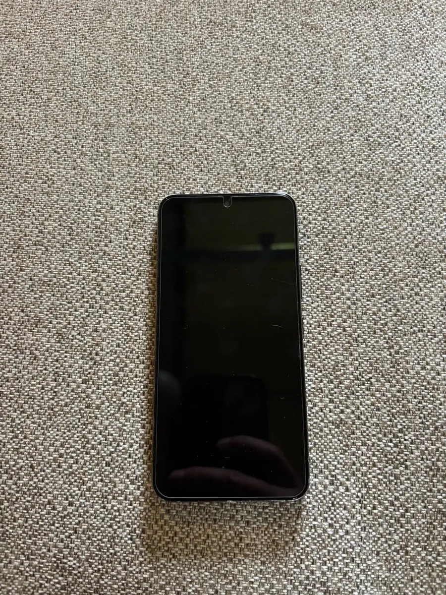 Samsung s22 - Image 1