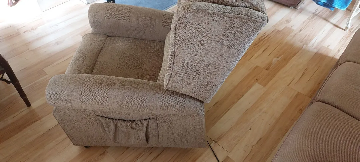Electric Riser Recliner Mobility Armchair - Image 3
