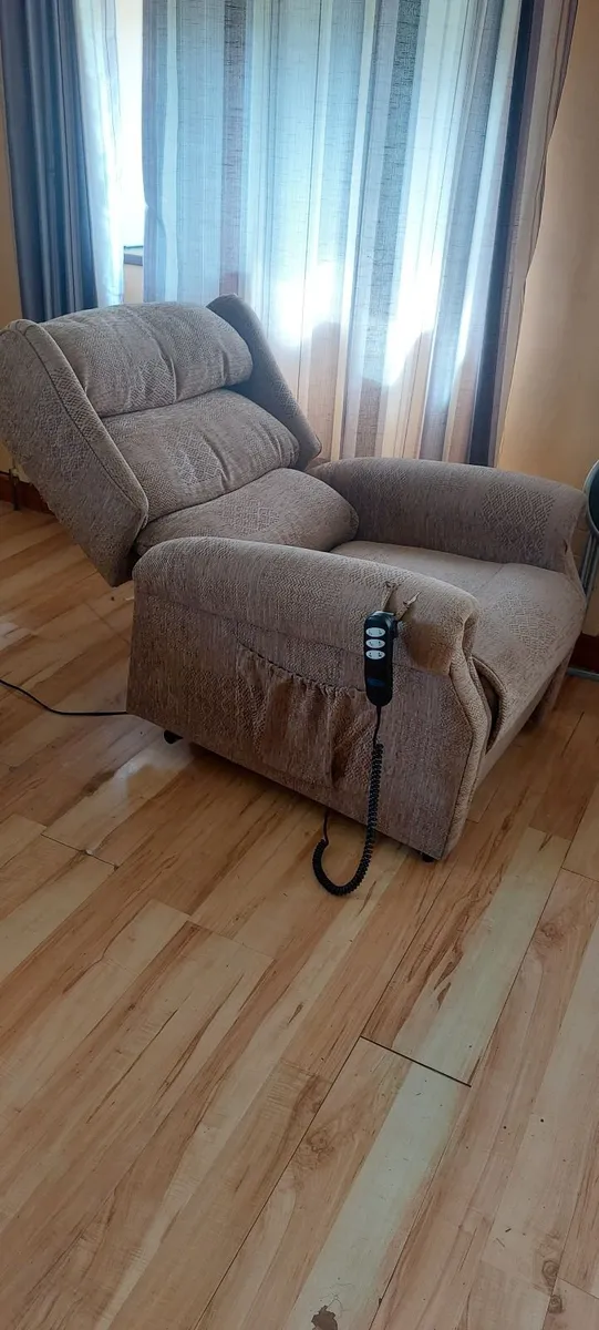 Electric Riser Recliner Mobility Armchair - Image 4
