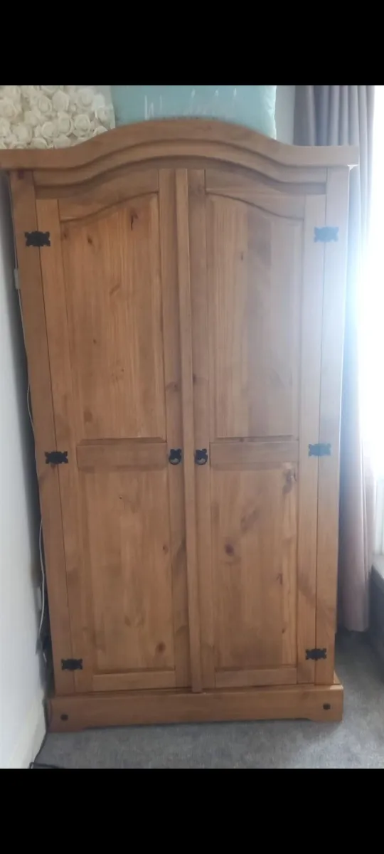 Mexican pine wardrobe and 6 drawer stroage unit - Image 1