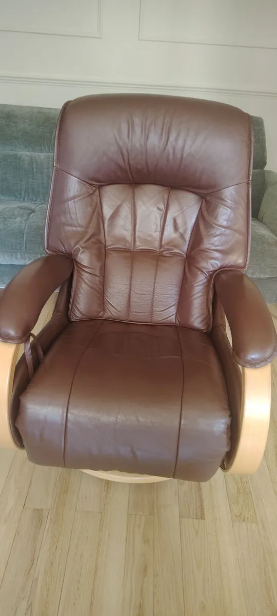 Luxury Himolla Leather Swivel Recliner - Image 2