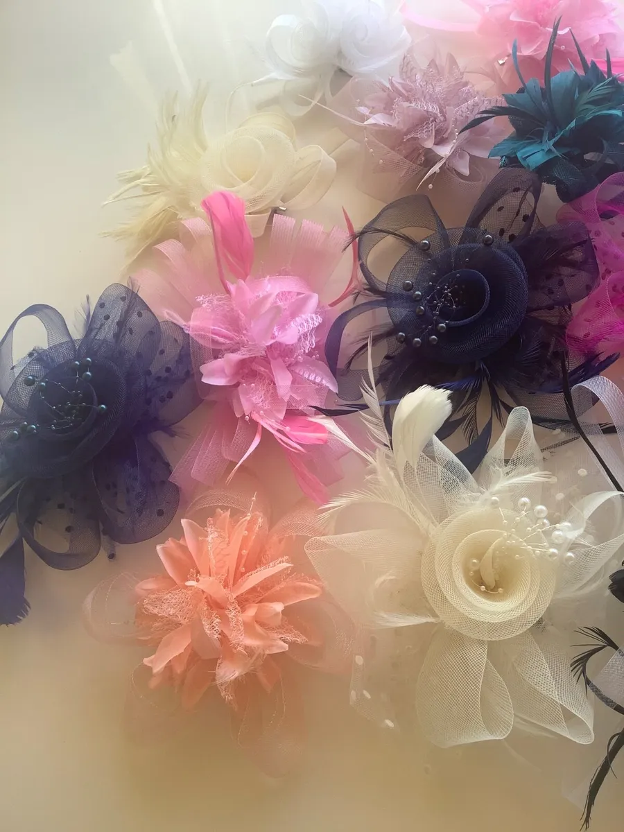 Job lot of hair fascinators. - Image 1