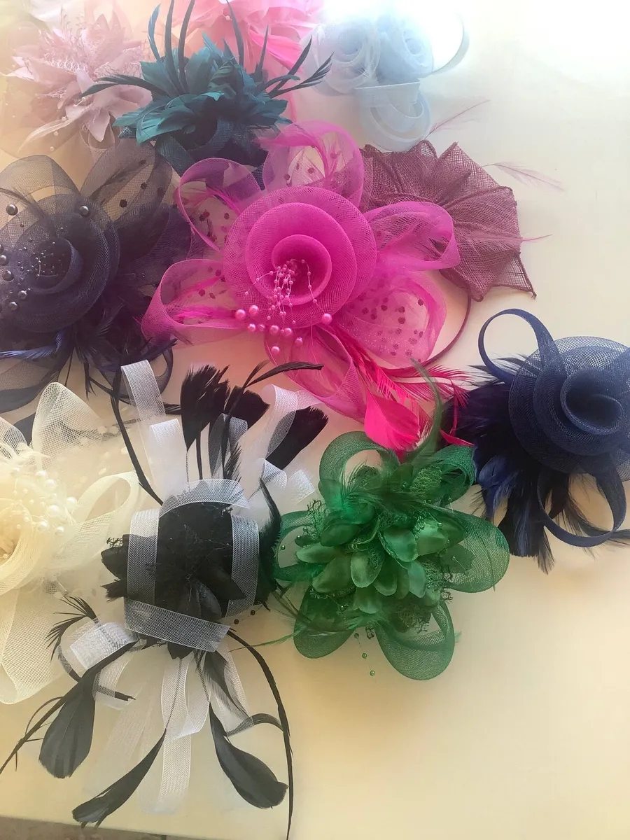 Job lot of hair fascinators. - Image 4