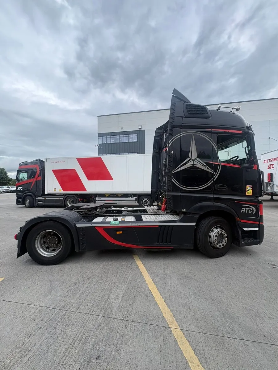 Mercedes-Benz Actros 2017 - Image 2