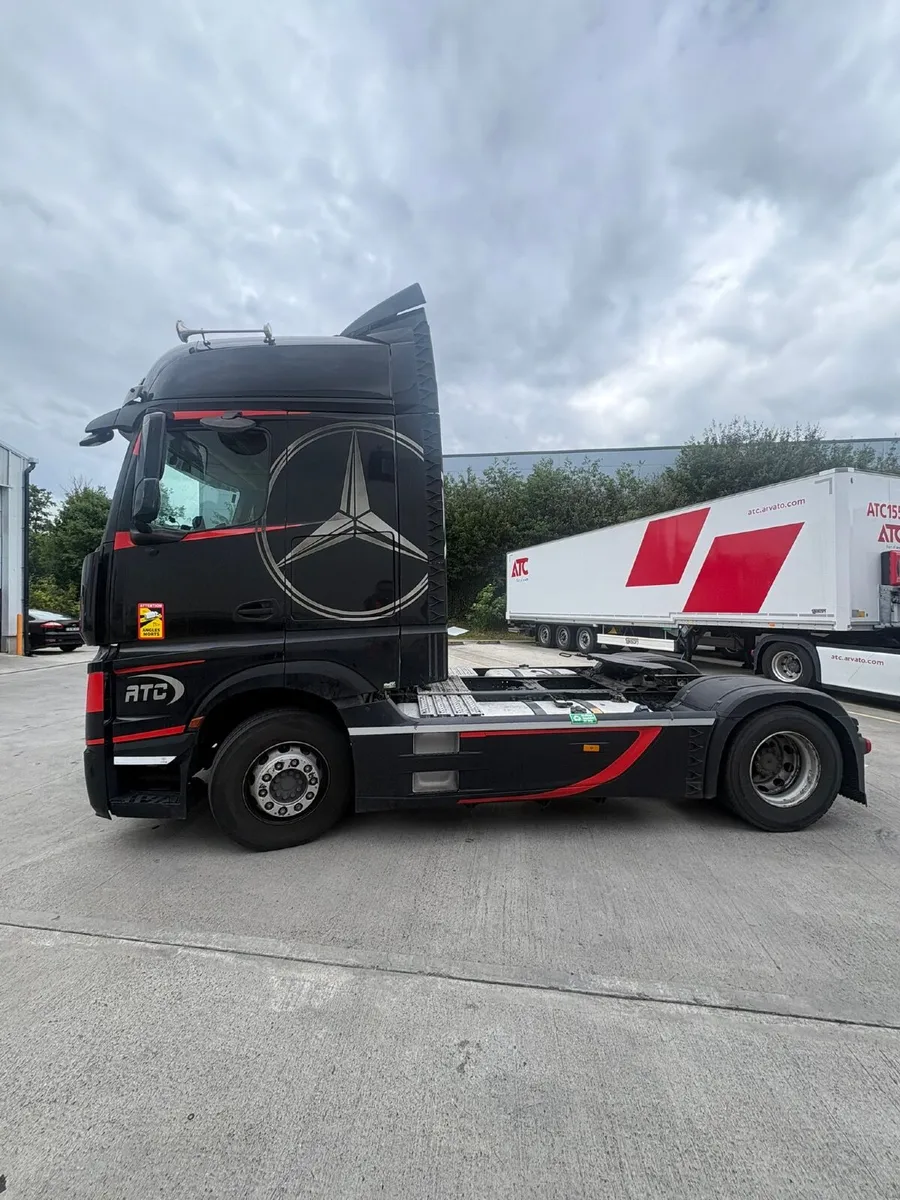 Mercedes-Benz Actros 2017 - Image 4