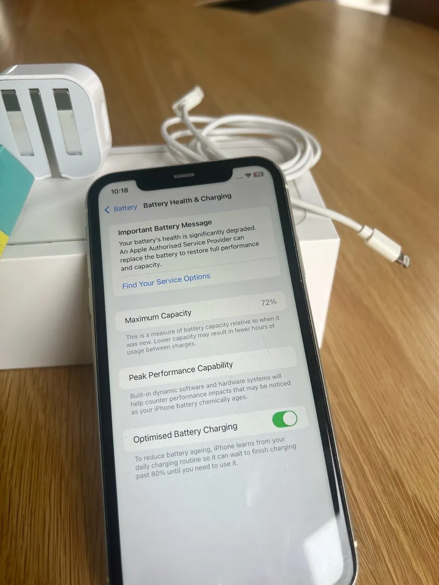 iPhone 11 in very good condition - Image 4