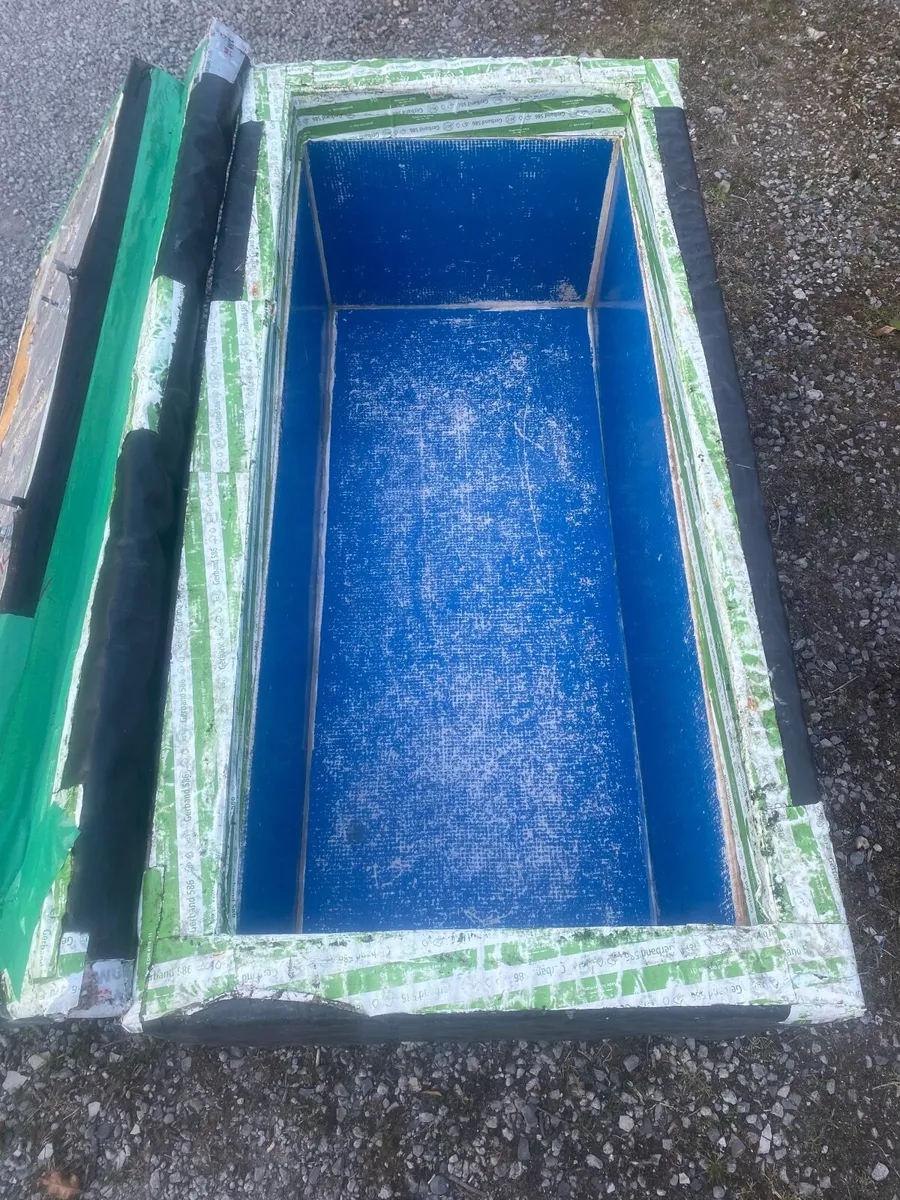 Cooler box for fishing or other uses - Image 4