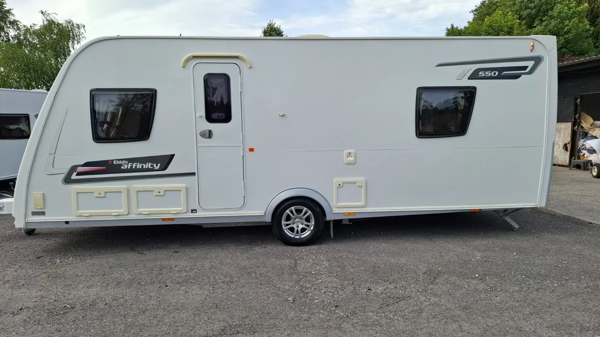 Elddis Affinity island bed caravan - Image 4
