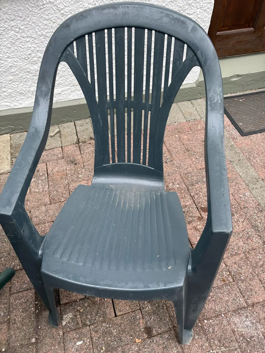 Garden furniture - Image 1